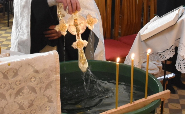 Крещенская святая вода